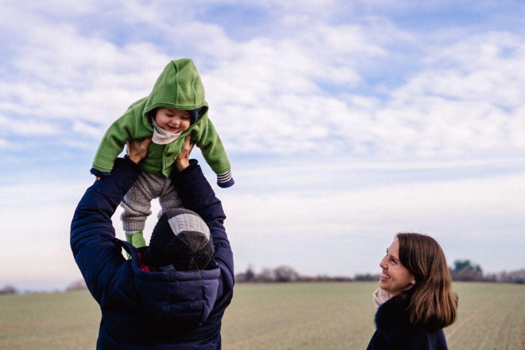 Familien Shooting draußen mit Kleinkind